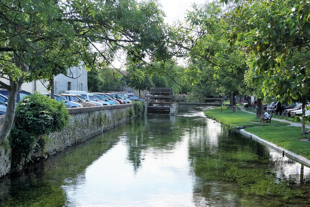 Appartamento Colombe LʼIsle-sur-la-Sorgue Esterno foto